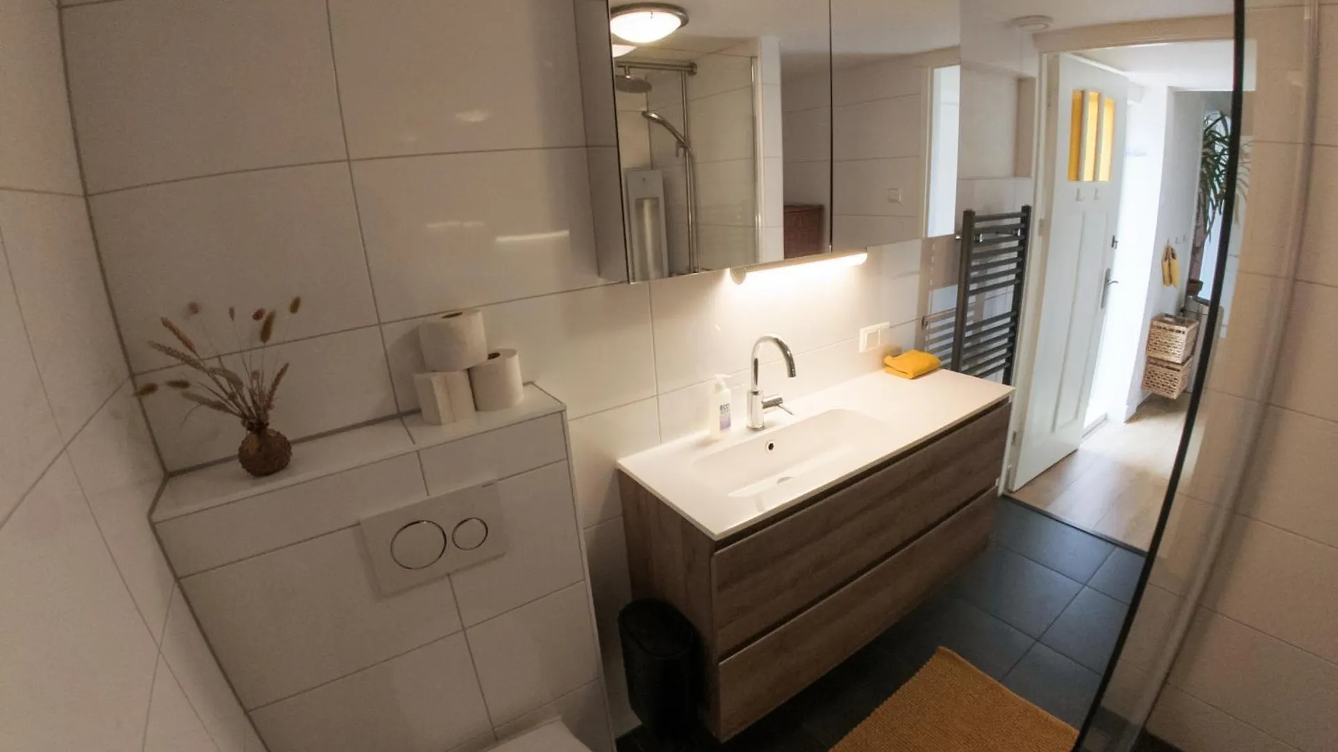 Central Located Apartment - Groundfloor & Garden Utrecht 0*,